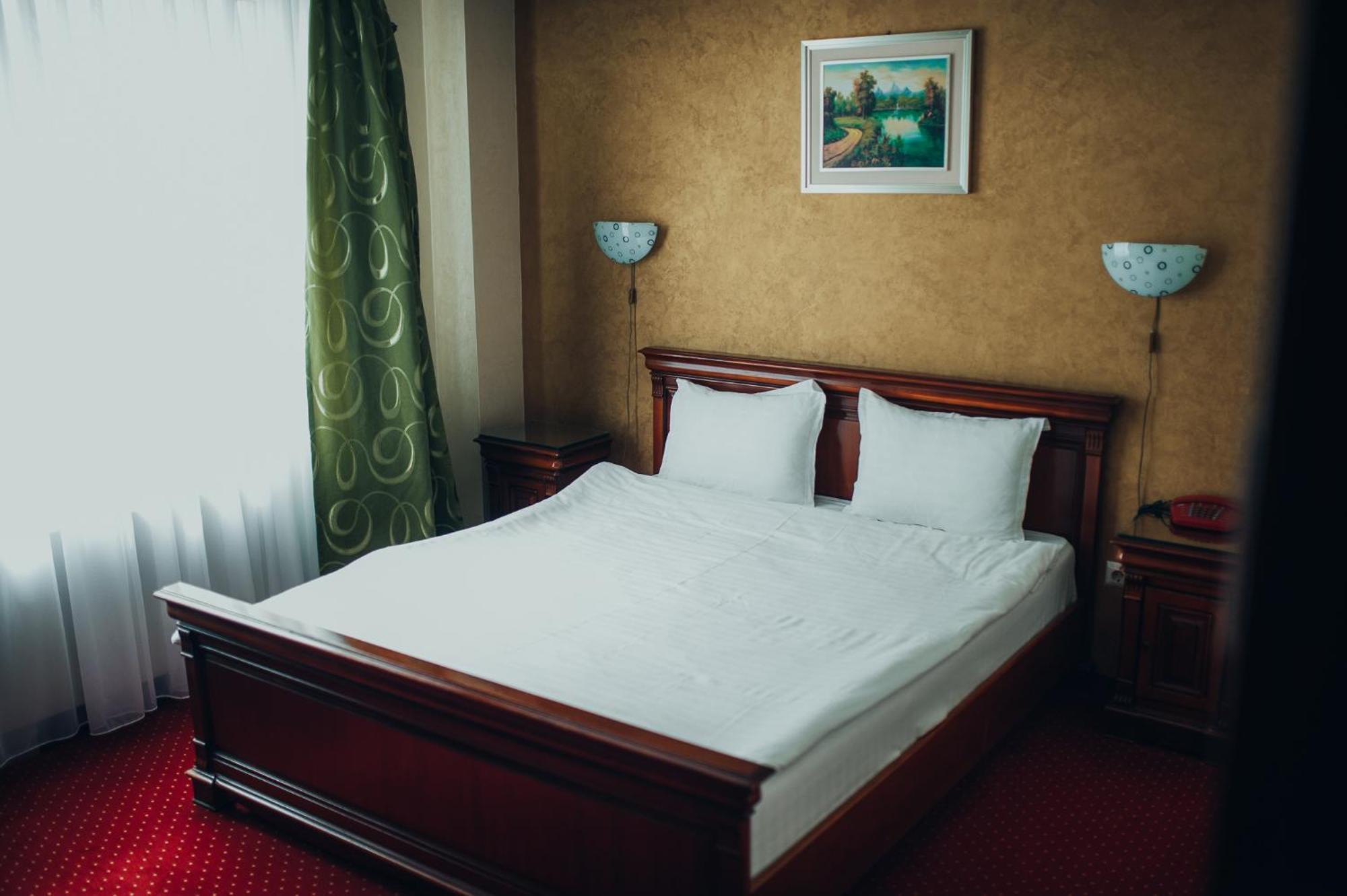 Hotel Bavaria Craiova Exterior foto